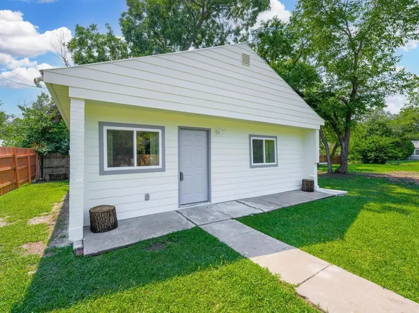 2311 E 16th St N, Wichita, KS 67214