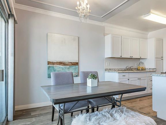 4th image of 1950 Cloverfield Blvd Unit 15