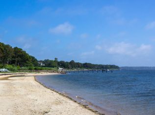 51 Middle Pond Rd, Southampton, NY 11968