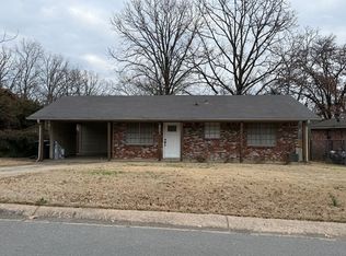 8606 Holiday Dr, Sherwood, AR 72120