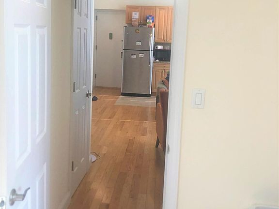 3rd image of 951 McLean Ave #3