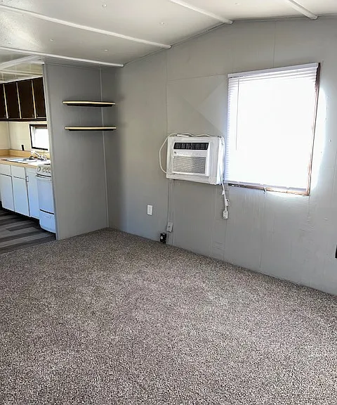 1520 E Main St #4 — Photo 3