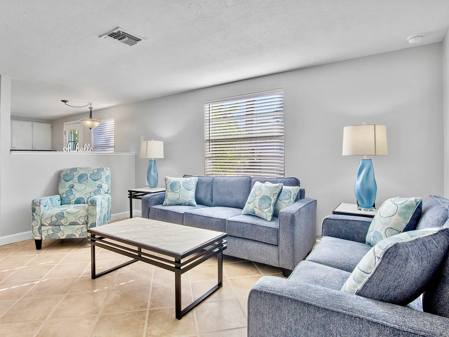 2 bed, 750 sqft, $9,000 — Photo 3