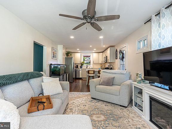 2nd image of 9523 Ridgely Ave