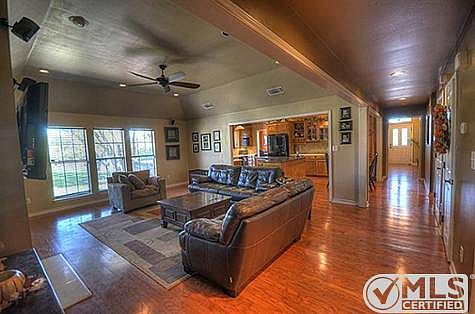 4th image of 7613 Regents Ct
