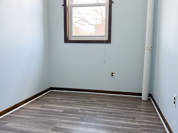 4th image of 23-39 24th St #2