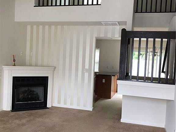 4th image of 628 Grasswren Way