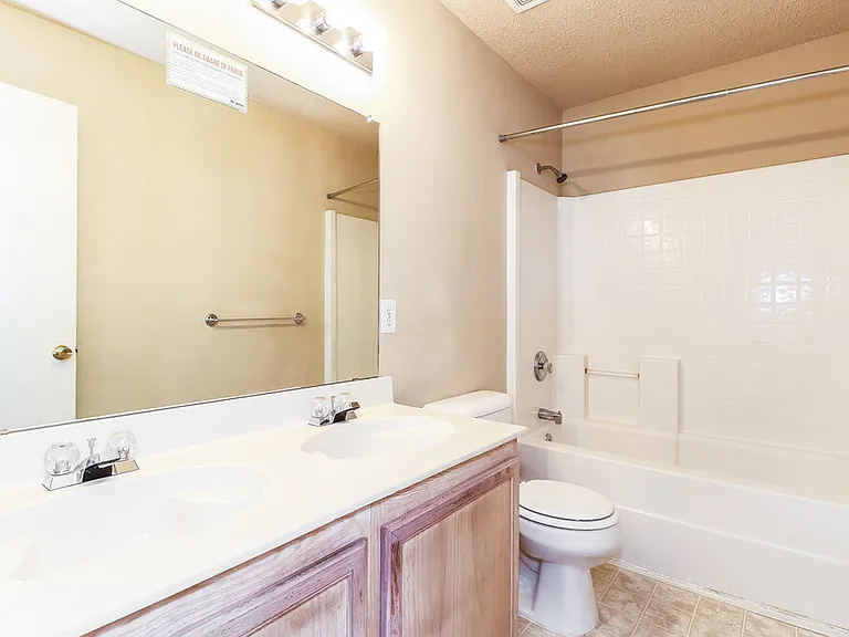 521 Merton Ct — Photo 13