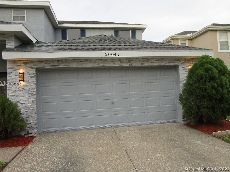 1st image of 20047 Nob Oak Ave