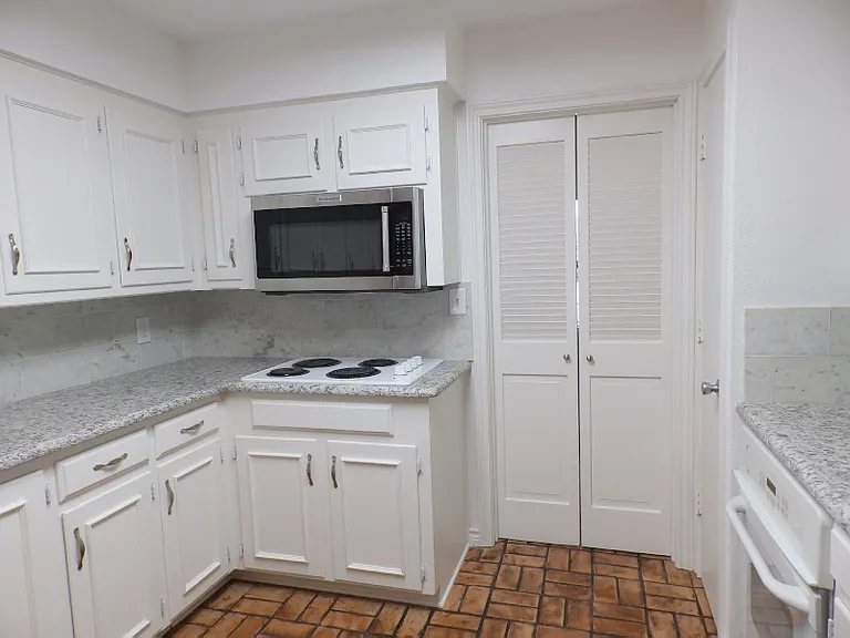 13249 Kit Ln — Photo 4