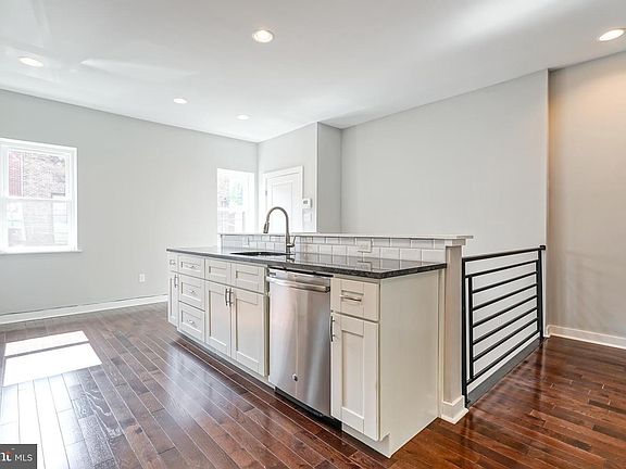 5th image of 1812 Frankford Ave #B