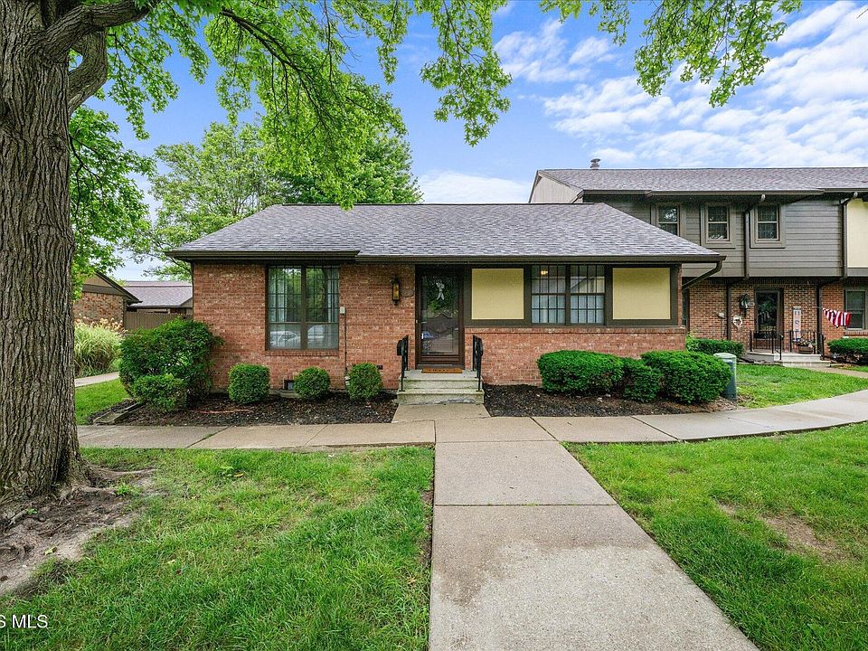 1st image of 22 Knollwood Dr