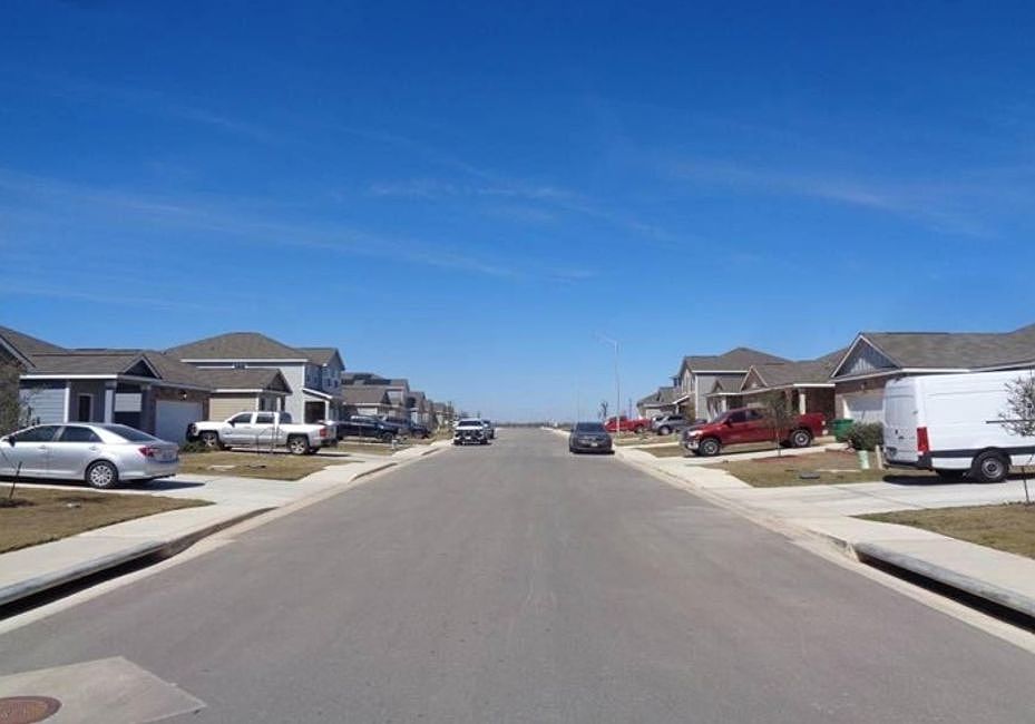 Exterior Neighborhood (street photo)