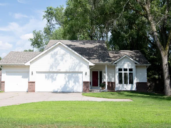 2321 Long Lake Rd, New Brighton, MN 55112