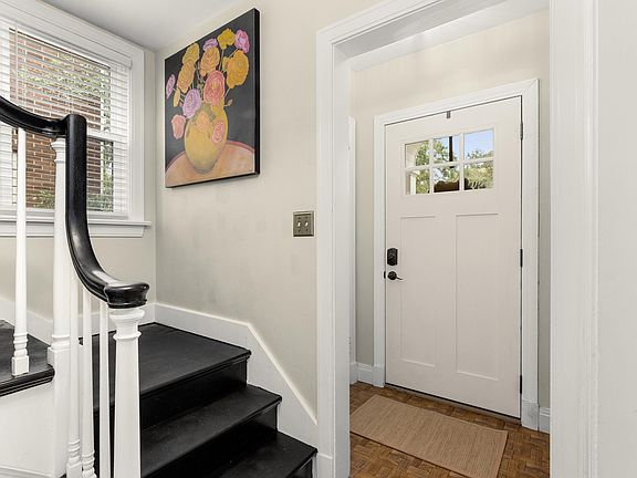 5th image of 406 W Forrest Hill Ave