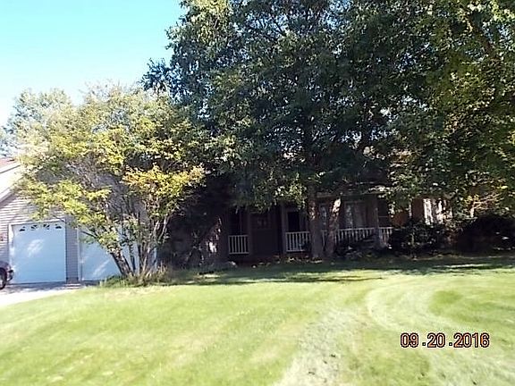 5th image of 327 Candlewick Blvd SE