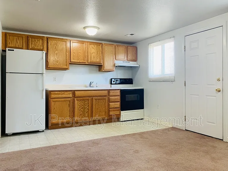 4000 Ella Ave #1 — Photo 2
