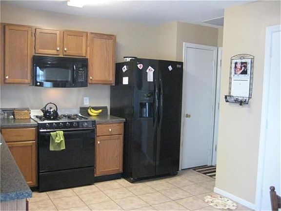 4th image of 5911 Red River Dr