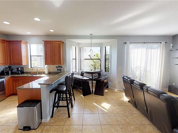 2nd image of 424 Cinnamon Dr