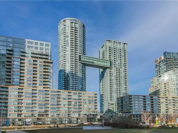 15 Iceboat Ter, Toronto, ON