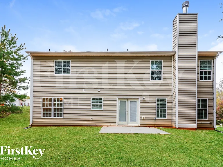894 Hawk Creek Trl — Photo 16