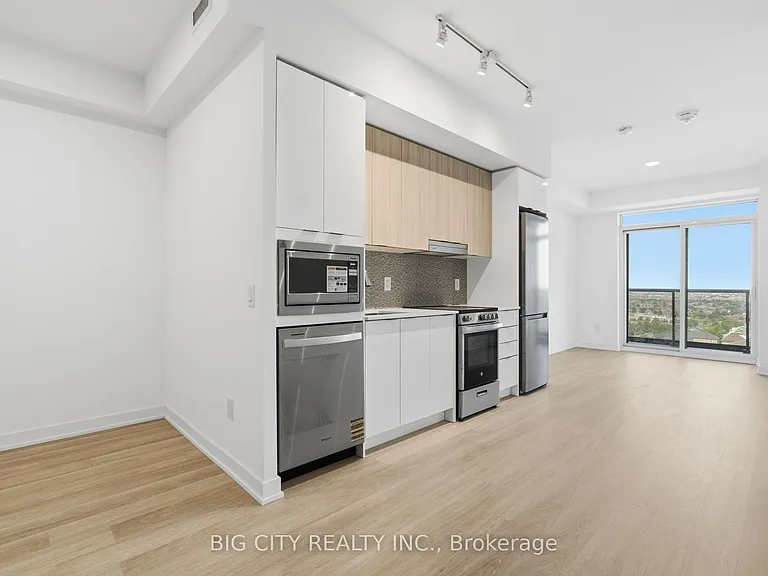 5105 Hurontario St #1401 — Photo 6