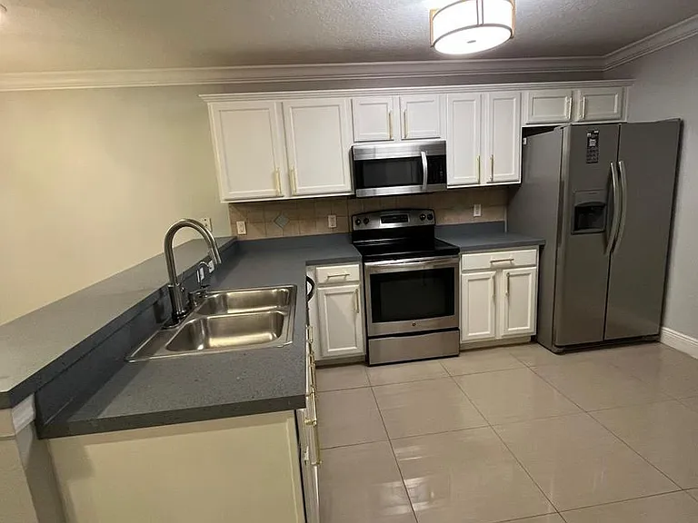 410 Tradition Ln — Photo 5