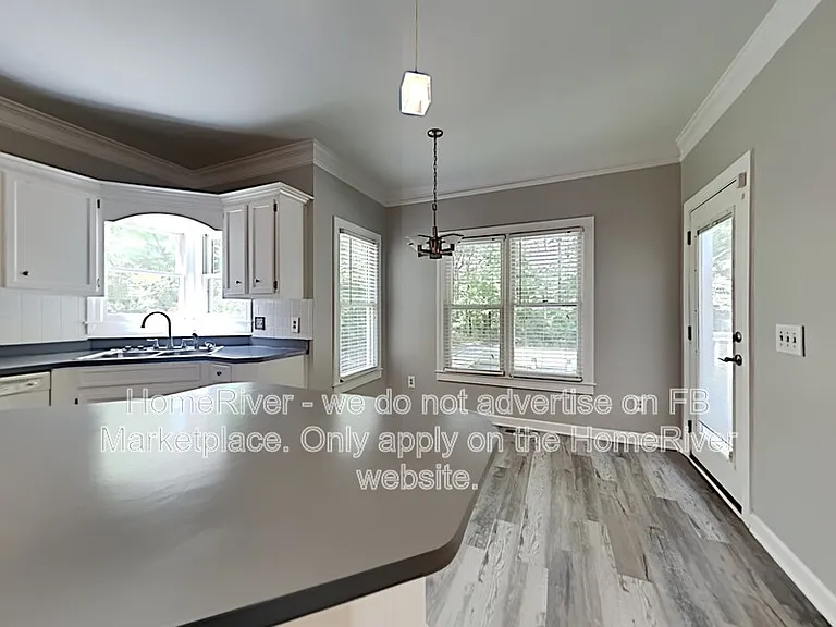 313 Brook Hollow Dr — Photo 7