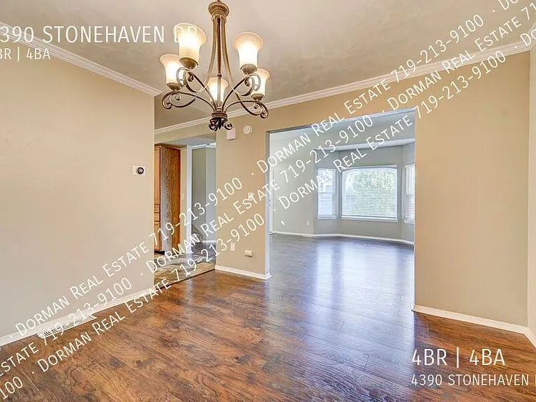 4390 Stonehaven Dr — Photo 8
