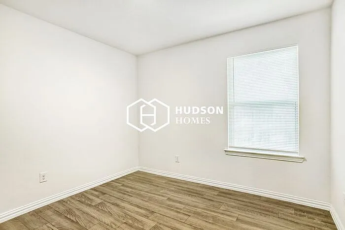 8521 Dosia St — Photo 7