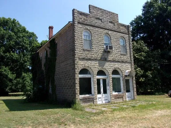 48 Bank St, Kinsale, VA 22488