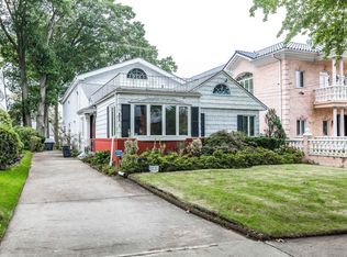 25261 Leith Rd, Little Neck, NY 11362