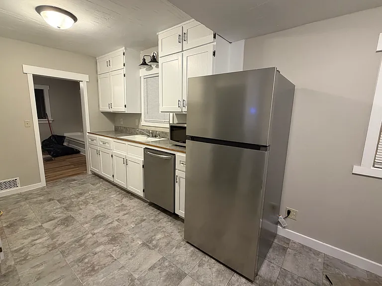 1211 SW Woodward Ave — Photo 4