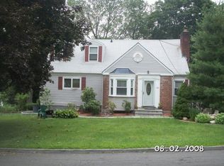 12 Roland Ave, White Plains, NY 10603