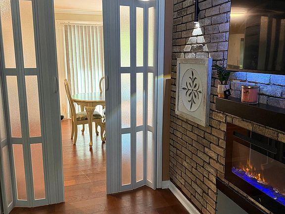 3rd image of 4243 Mandel Dr