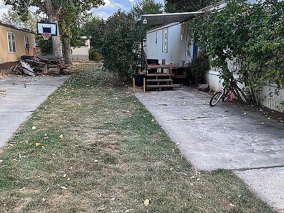 3rd image of 440 Mesquite St