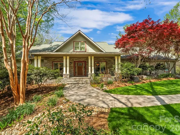 1668 Southpointe Dr #119, Morganton, NC 28655