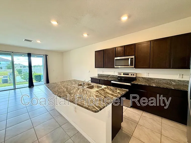32794 Pez Landing Ln — Photo 8