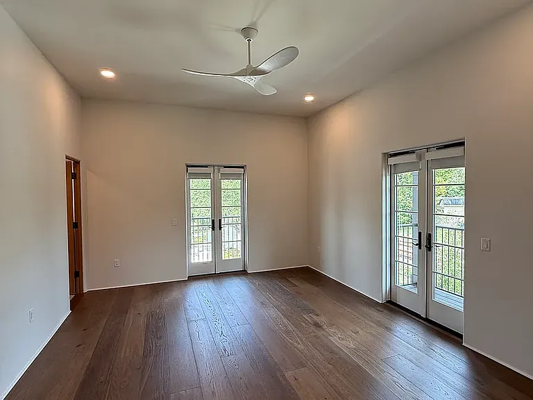 301 W Comstock Ave #4 — Photo 12