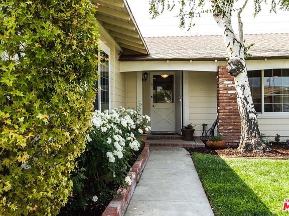 3rd image of 3046 E Hilldale Ave