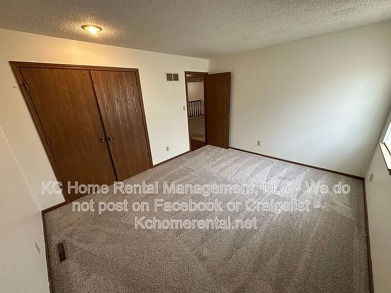 735 NE Barnes Dr #B — Photo 17