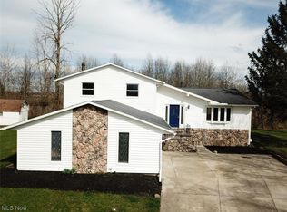 5565 Pin Oak Cir, Sheffield Village, OH