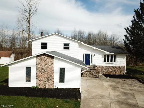 5565 Pin Oak Cir, Sheffield Village, OH 44054