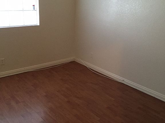 4th image of 1034 E 6th St APT 401