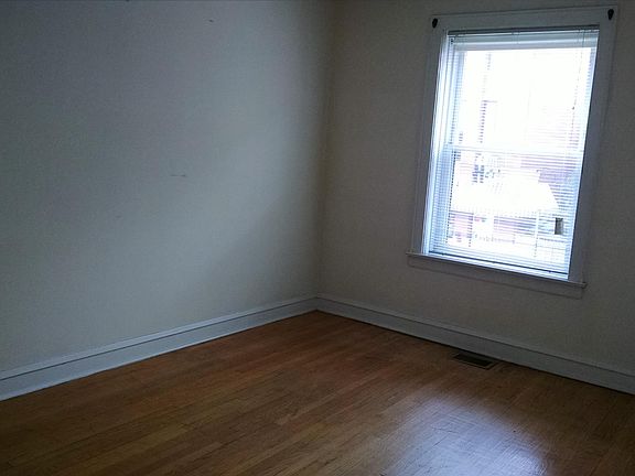 4th image of 2055 W North Ave APT 2
