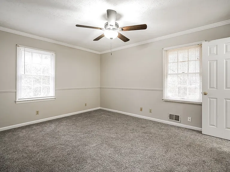 6166 Queens Rd — Photo 11