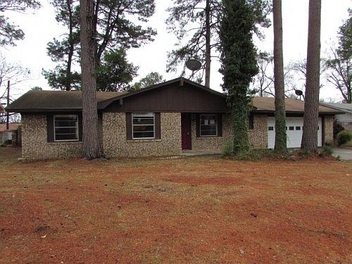 1st image of 810 Diane Dr