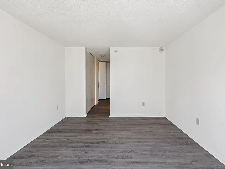 2020 Walnut St #21B — Photo 13