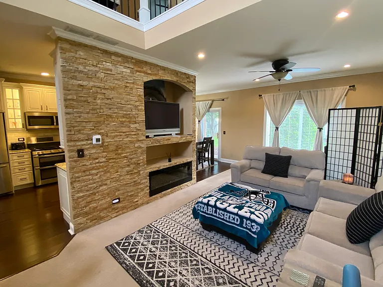 335 Abington Woods Dr — Photo 4