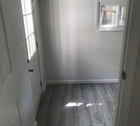 5th image of 3581 Richmond St